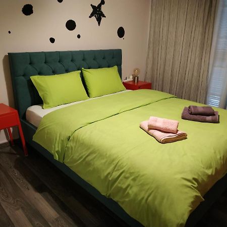 Cozy Apartment Near Metro Station Agia Marina Athen Eksteriør billede