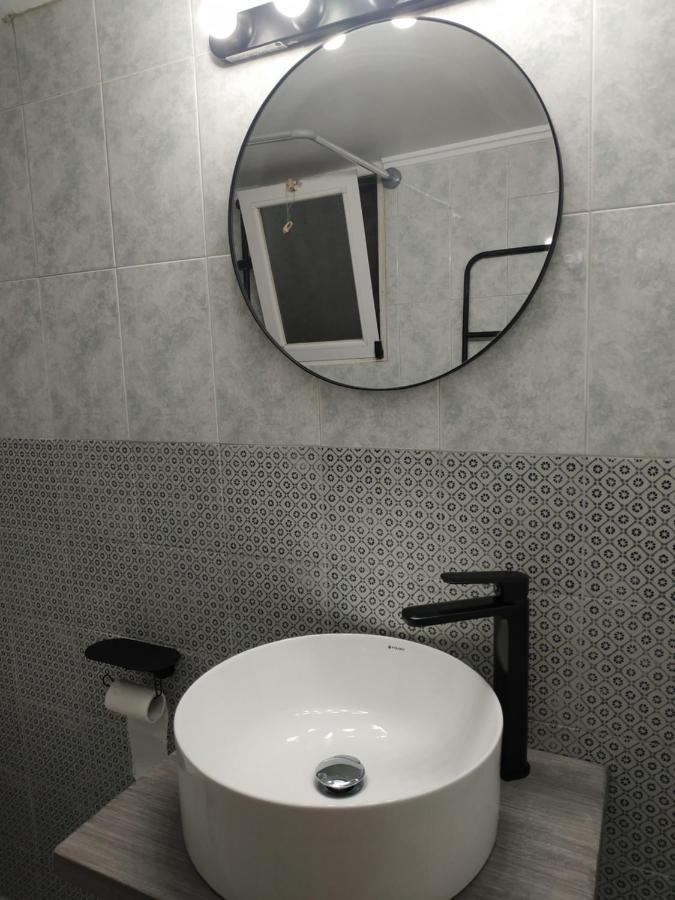 Cozy Apartment Near Metro Station Agia Marina Athen Eksteriør billede