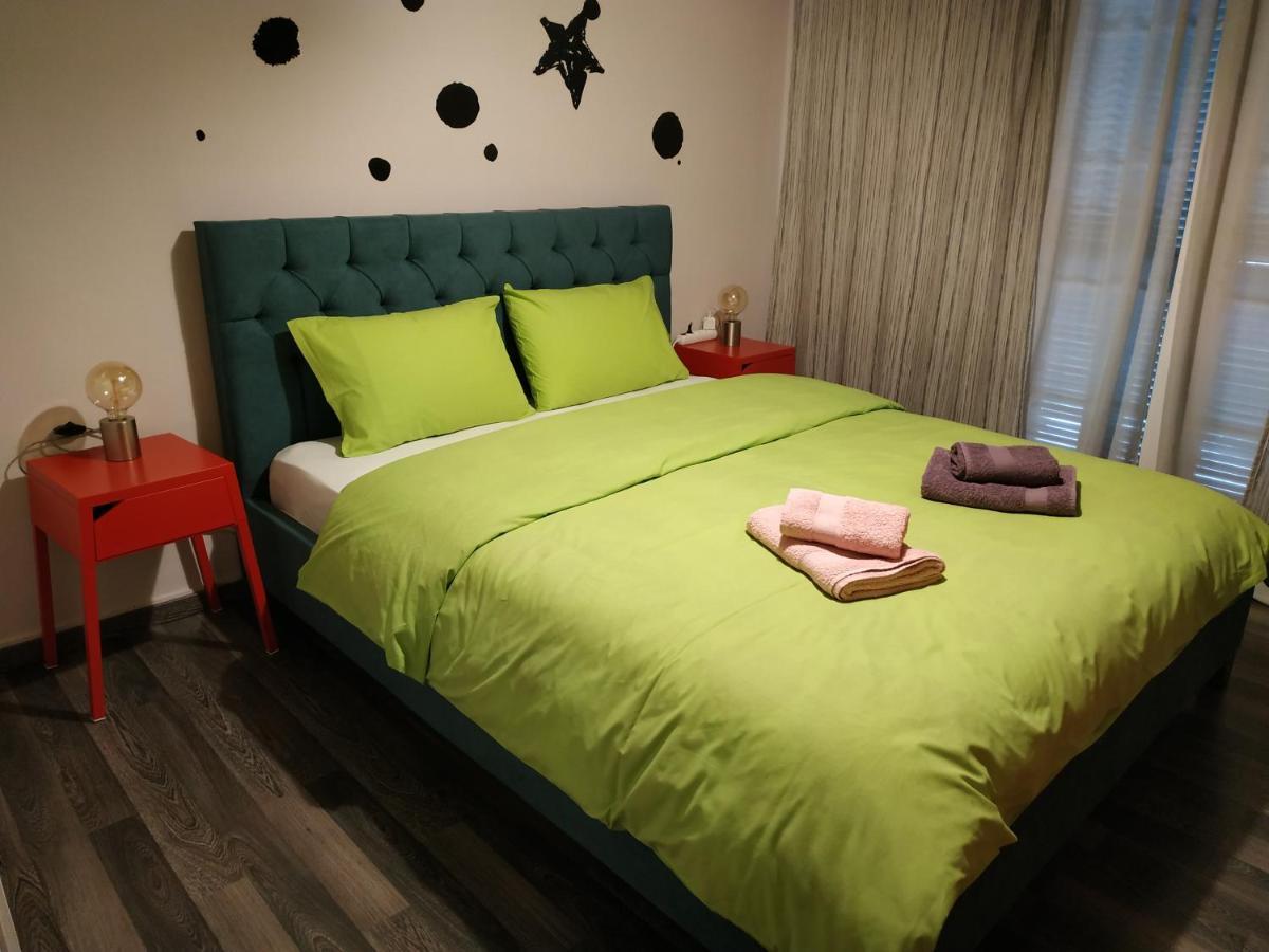 Cozy Apartment Near Metro Station Agia Marina Athen Eksteriør billede