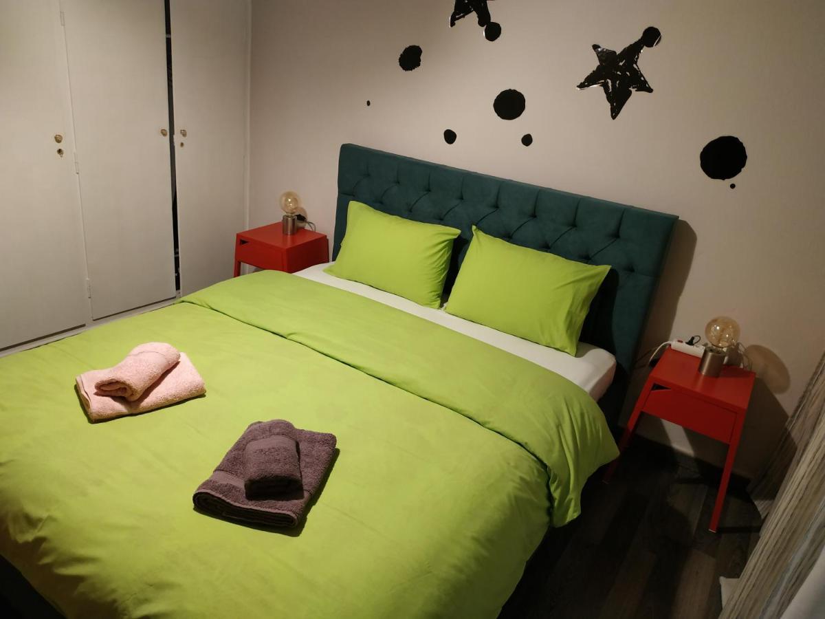 Cozy Apartment Near Metro Station Agia Marina Athen Eksteriør billede