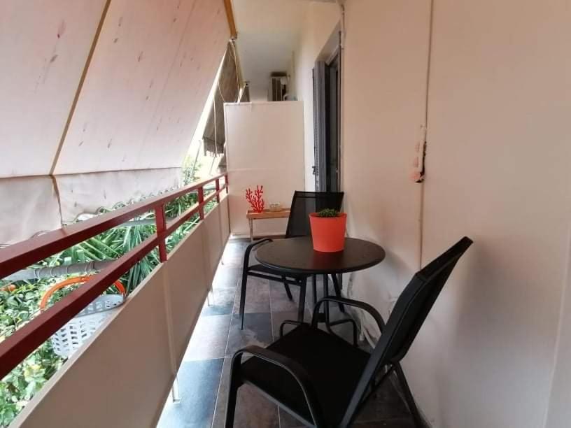 Cozy Apartment Near Metro Station Agia Marina Athen Eksteriør billede