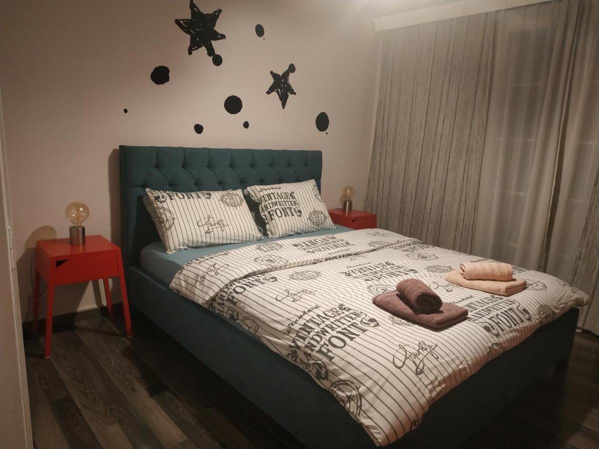 Cozy Apartment Near Metro Station Agia Marina Athen Eksteriør billede