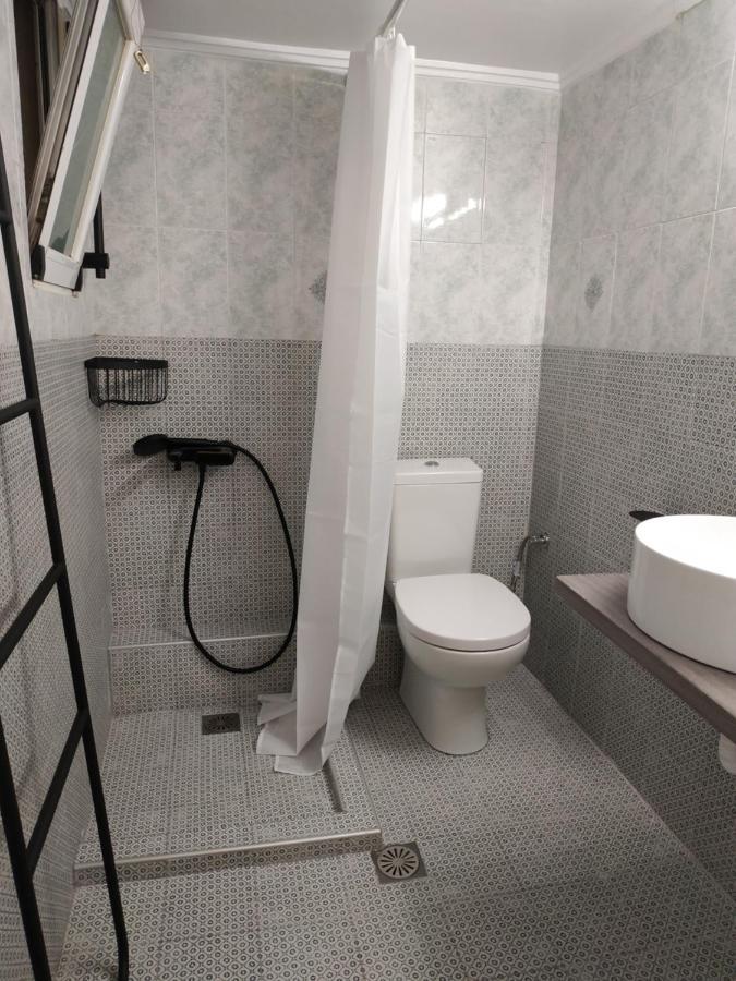Cozy Apartment Near Metro Station Agia Marina Athen Eksteriør billede