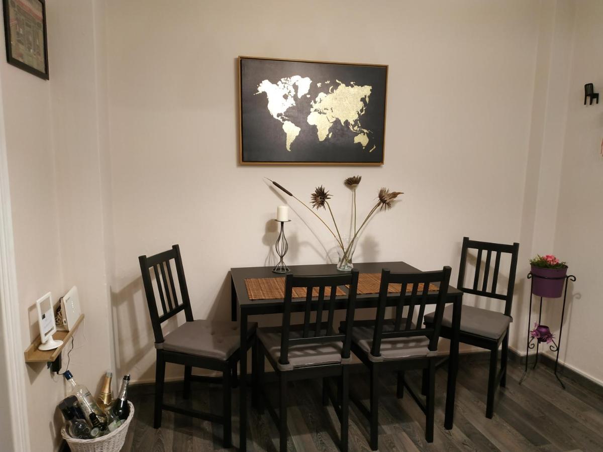 Cozy Apartment Near Metro Station Agia Marina Athen Eksteriør billede