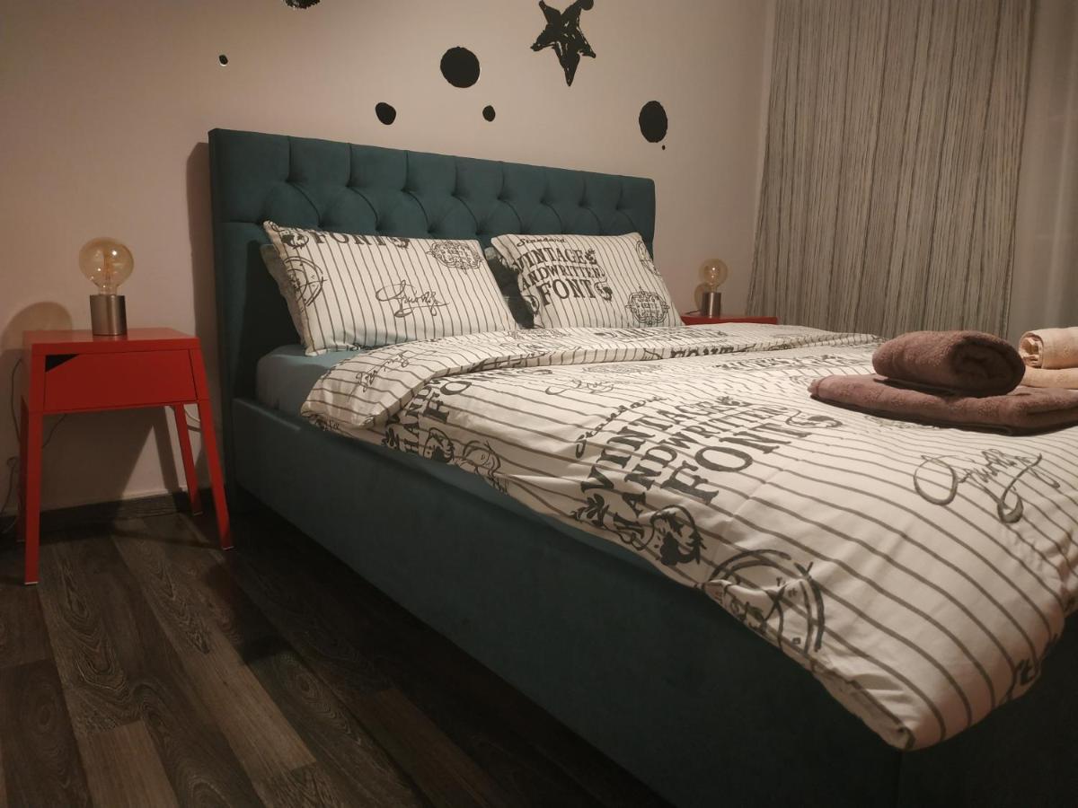 Cozy Apartment Near Metro Station Agia Marina Athen Eksteriør billede