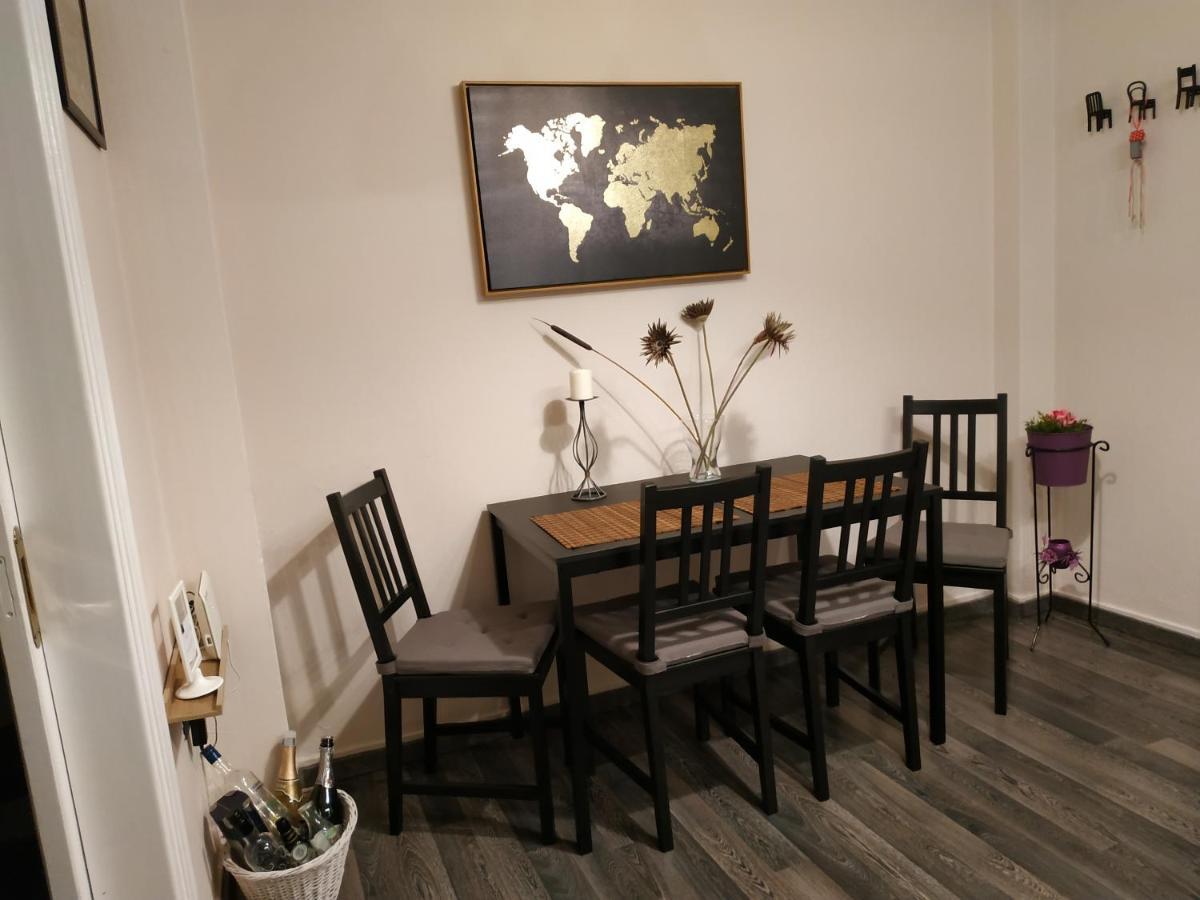 Cozy Apartment Near Metro Station Agia Marina Athen Eksteriør billede